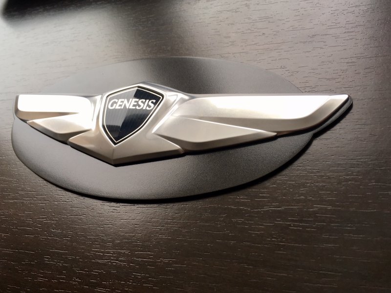 Hyundai Genesis эмблема
