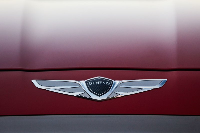 Эмблема Genesis g70
