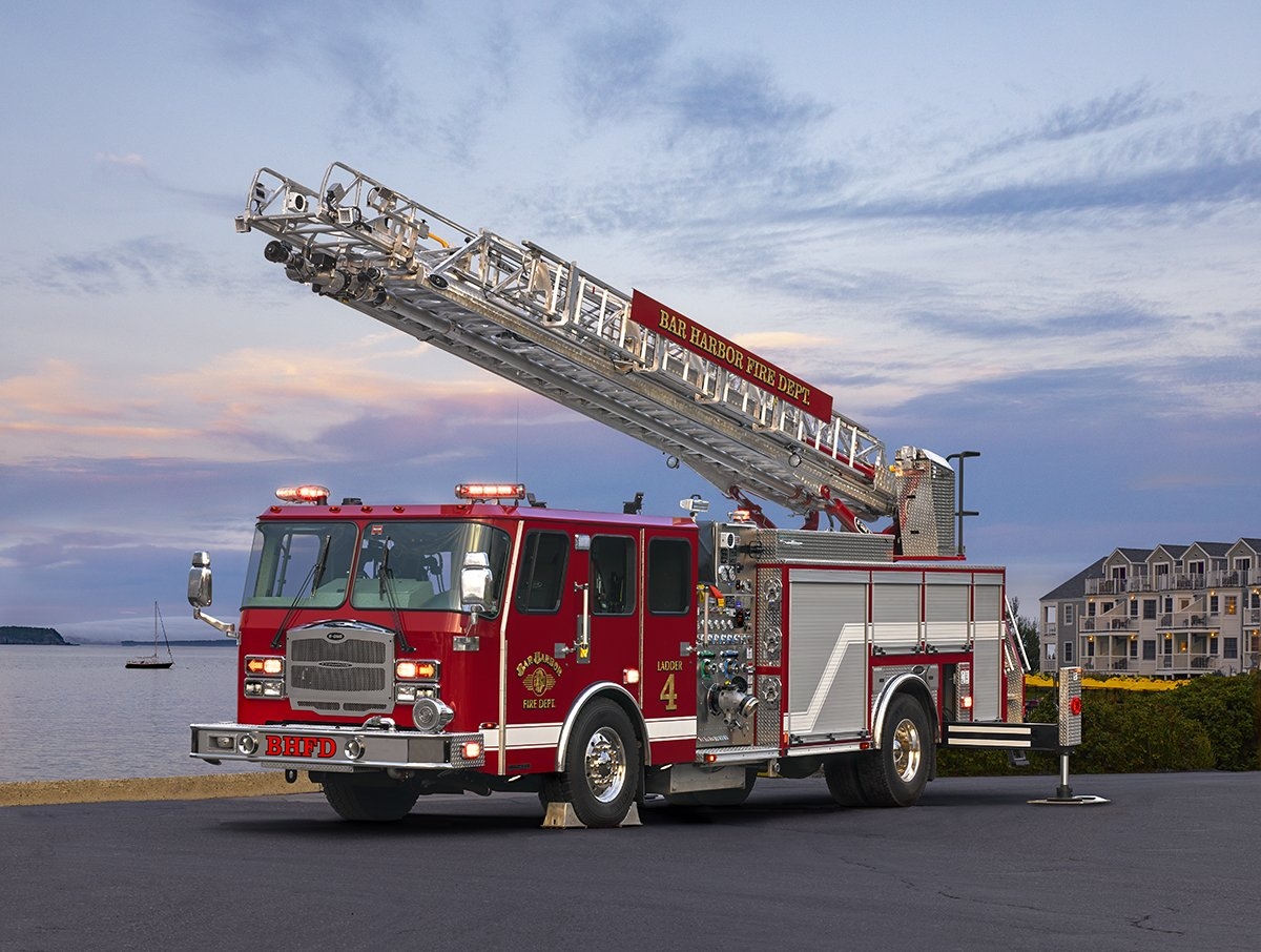 Пожарный автомобиль лестница. Пожарная автолестница США. Ladder пожарные машины США. Ал-50 КАМАЗ-53229. Ал 50 магирус.