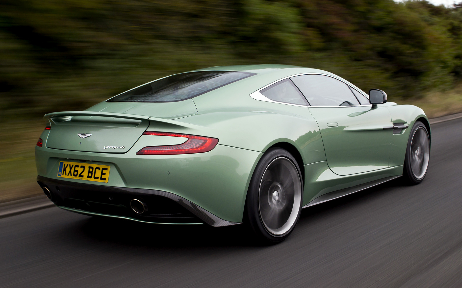 Aston Martin Vanquish Р·РµР»РµРЅС‹Р№