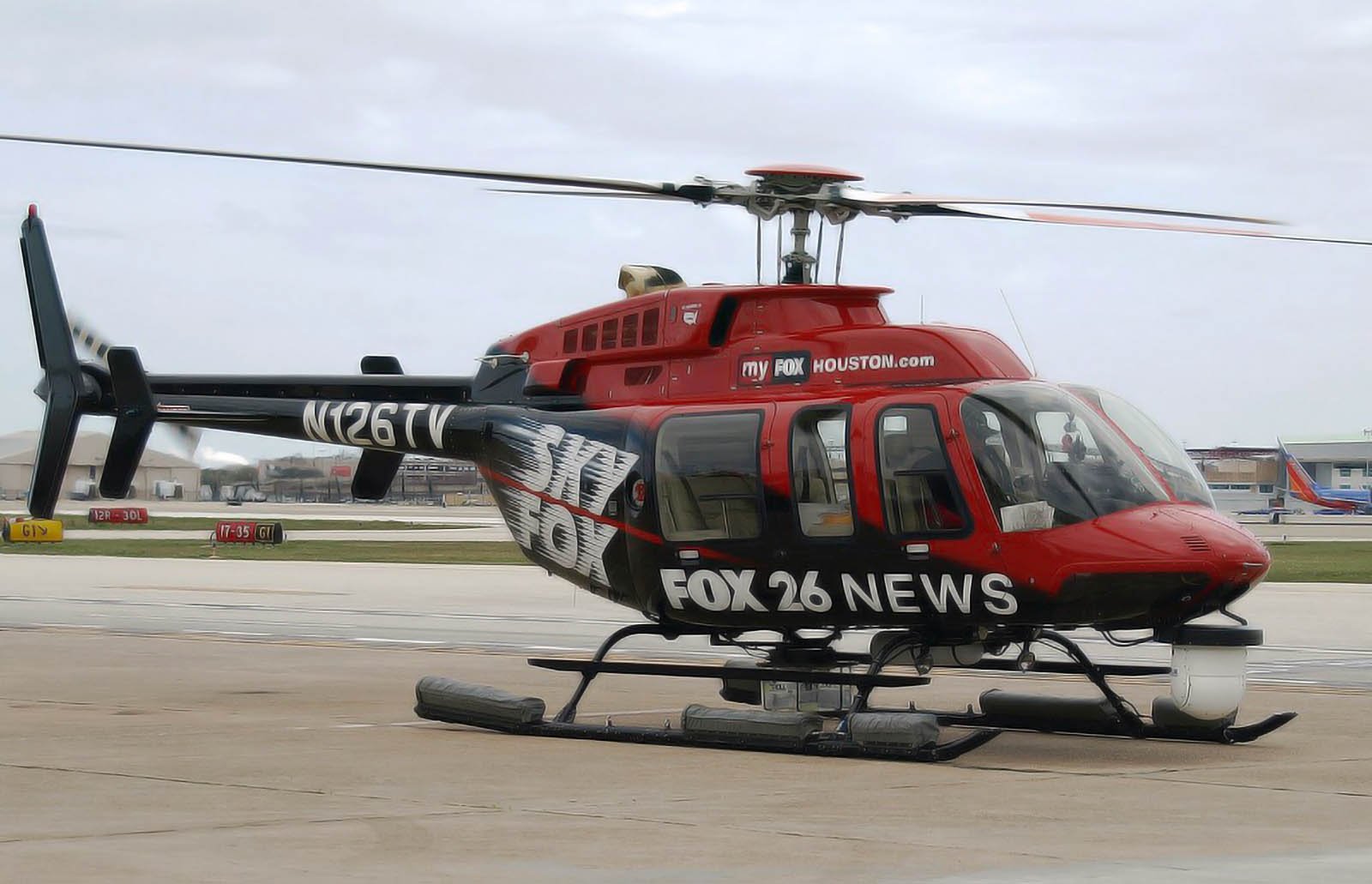 Fox 26. Скайфокс вертолет. Bell 407gx. Гражданские вертолеты. Американские вертолеты гражданские.