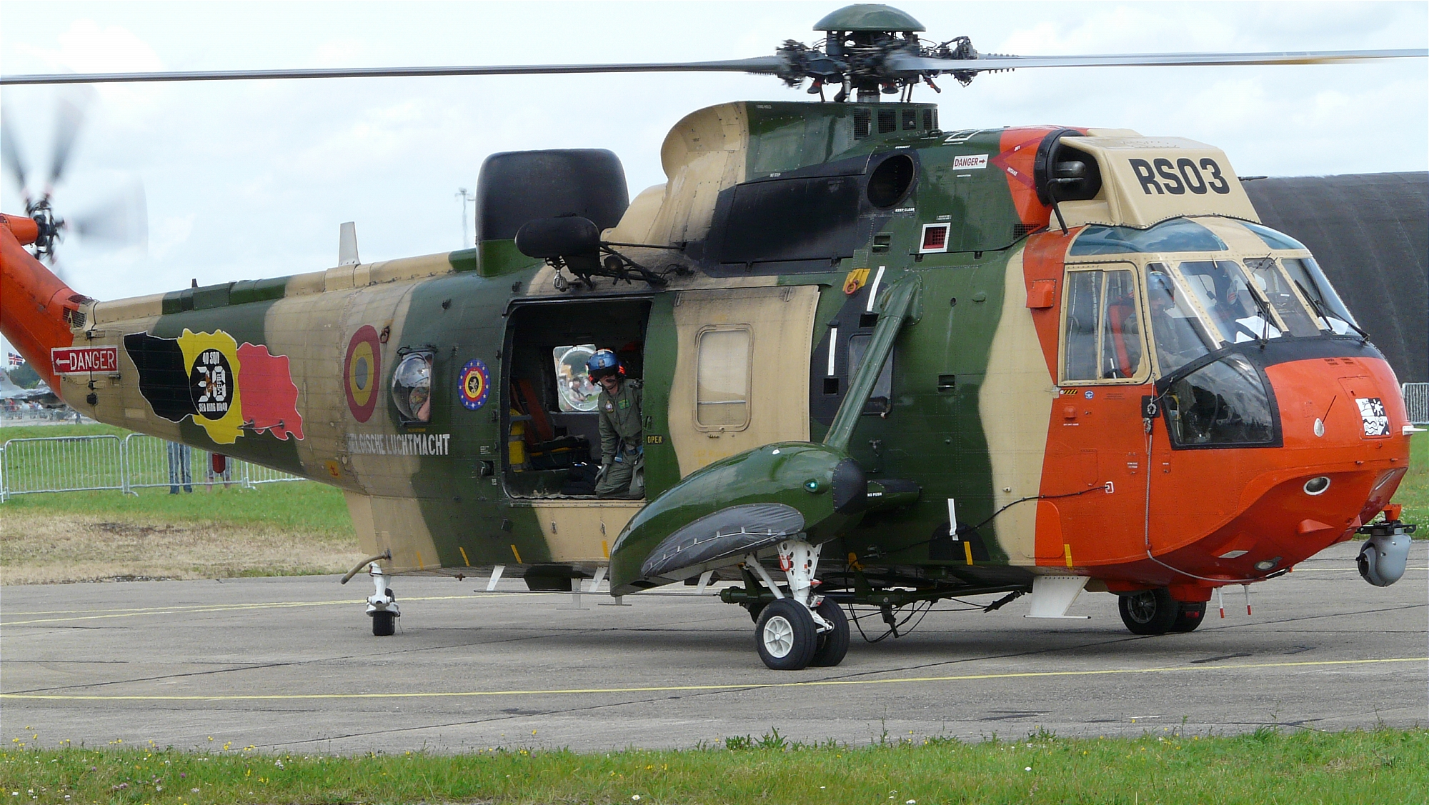 Sea king mk. Westland Sea King. Си Кинг вертолет фото. Вертолет си Кинг ВВС Британии Rescue. Си Кинг» has.2.