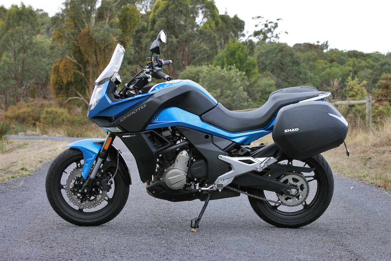 Китайские мотоциклы 600 кубов. CFMOTO 650mt. CFMOTO 650 tk. CF Moto 650 MT. СФ мото 650 МТ.