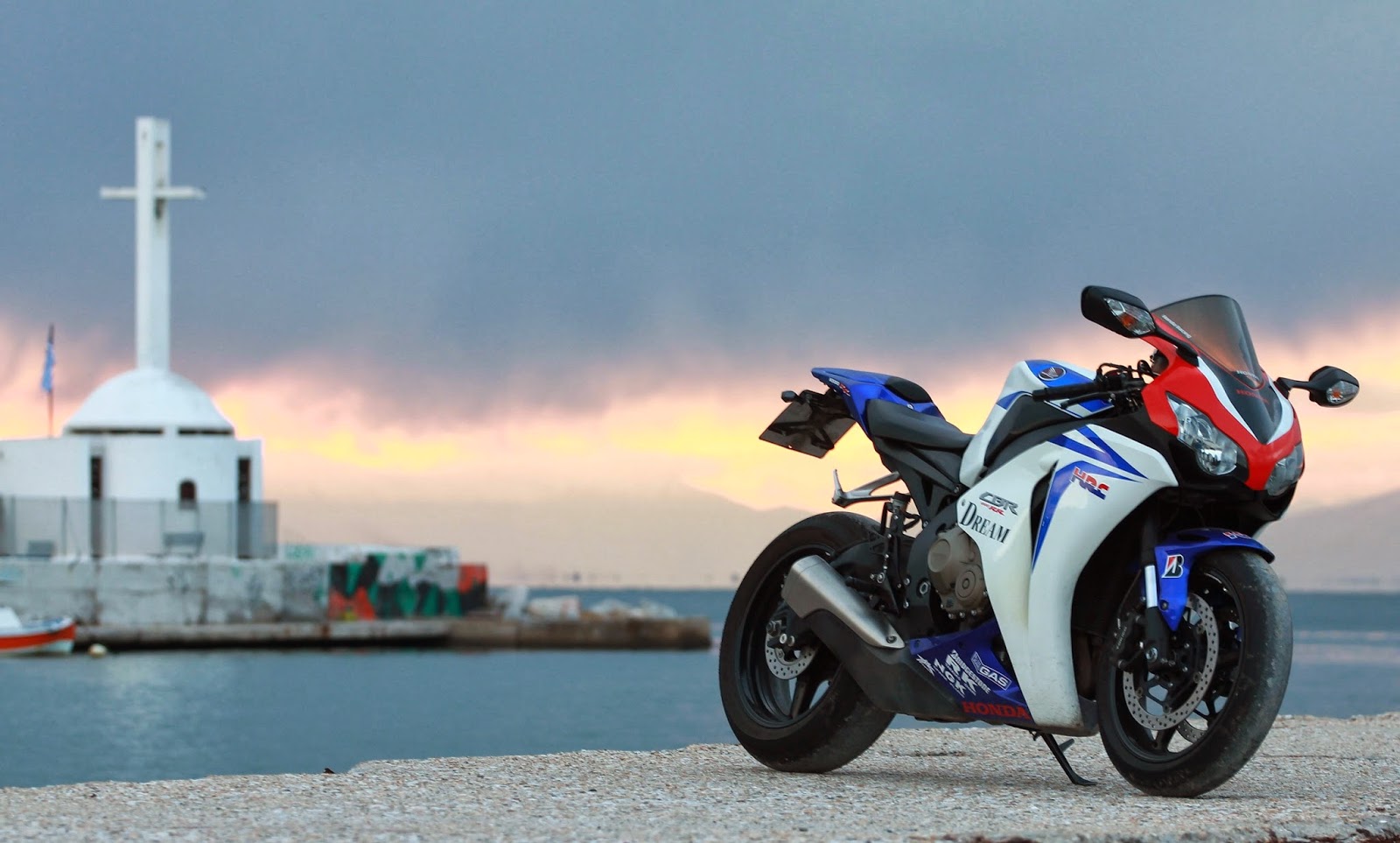 РњРѕС‚РѕС†РёРєР»С‹ РѕР±РѕРё Honda Fireblade