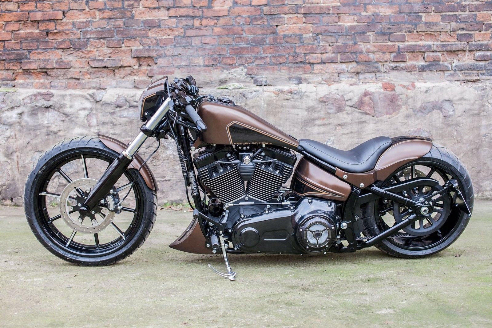 Чоппер Harley Davidson Breakout