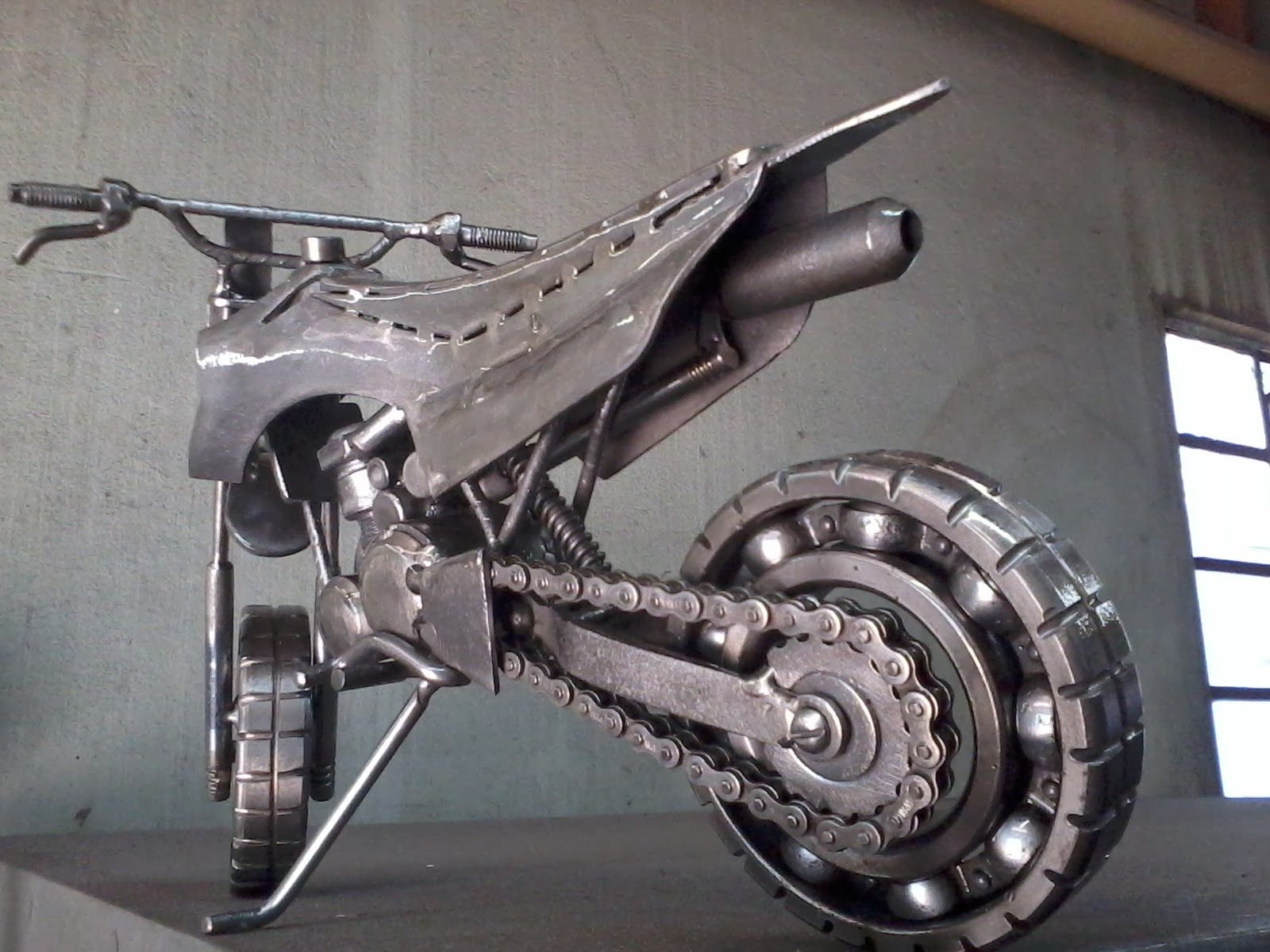 Сделай байк. Мотоцикл из металлолома. Мотоцикл из подшипников. Мотоцикл из хлама. Мотоцикл из металла.