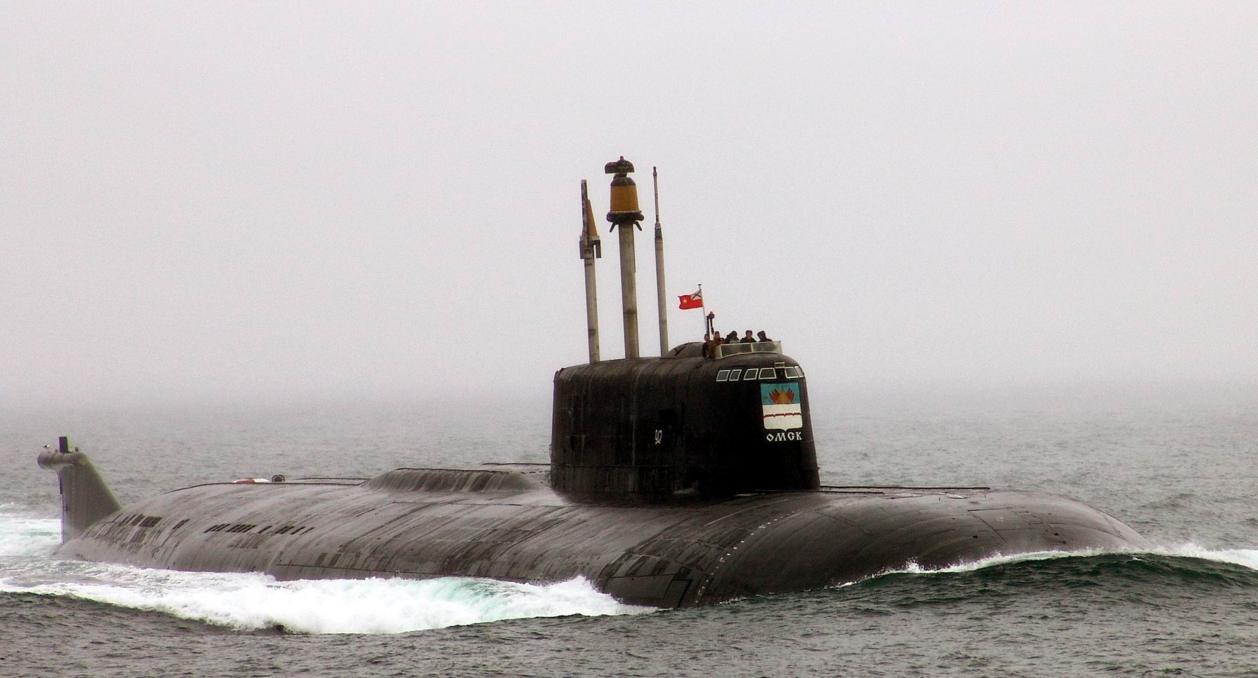 Подводная лодка тихоокеанского флота. Подводные лодки проекта 949а «Антей». Атомная подводная лодка к-186 «Омск». Подводная лодка Омск проекта 949а. Атомный подводный крейсер к-186 "Омск".