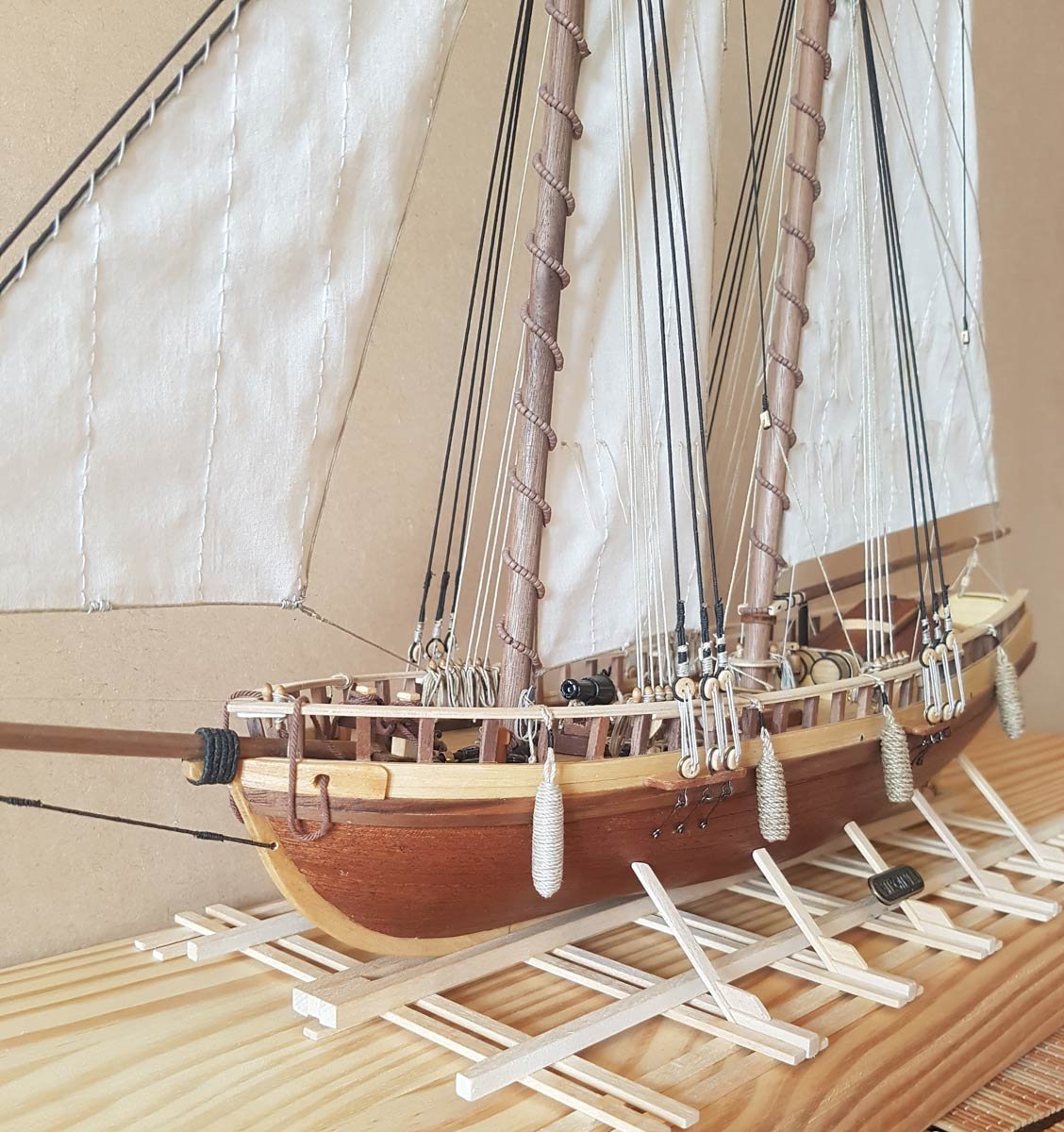 Сборка корабля из пластика. Шхуна Вирджиния 1819. Virginia 1819 корабль. Модель корабля Вирджиния 1819. Корабль Вирджиния 1819 сборка.
