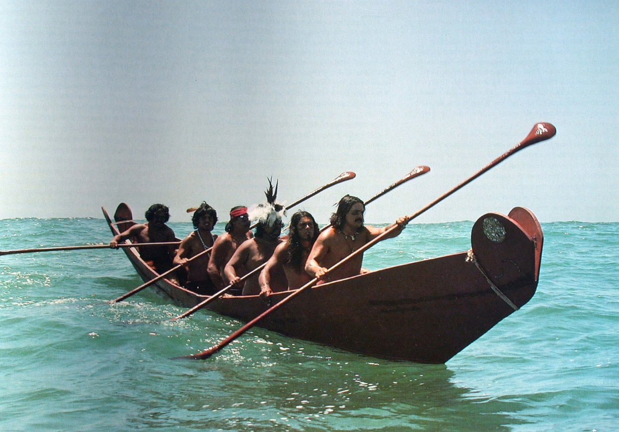 Весло много. Лодки индейцев Южной Америки. Лодки индейцев Северной Америки. Индейцы Амазонии каноэ. Каноэ полинезийцев.