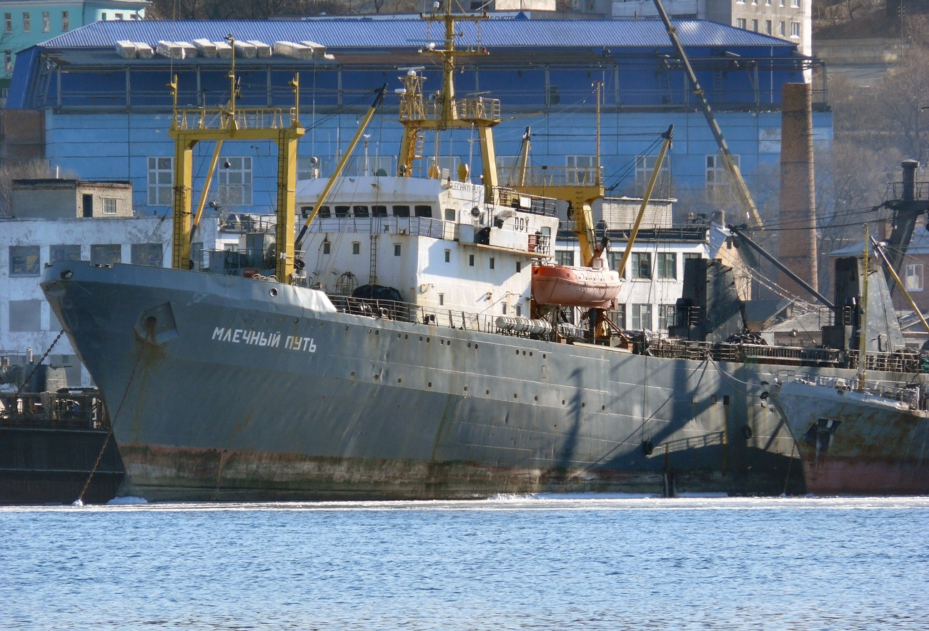 Восток рифер судно. Траулер мыс шельтинга. Интерфлот. Судно командор интеррыбфлот. Судно кайрос росрыбфлот.