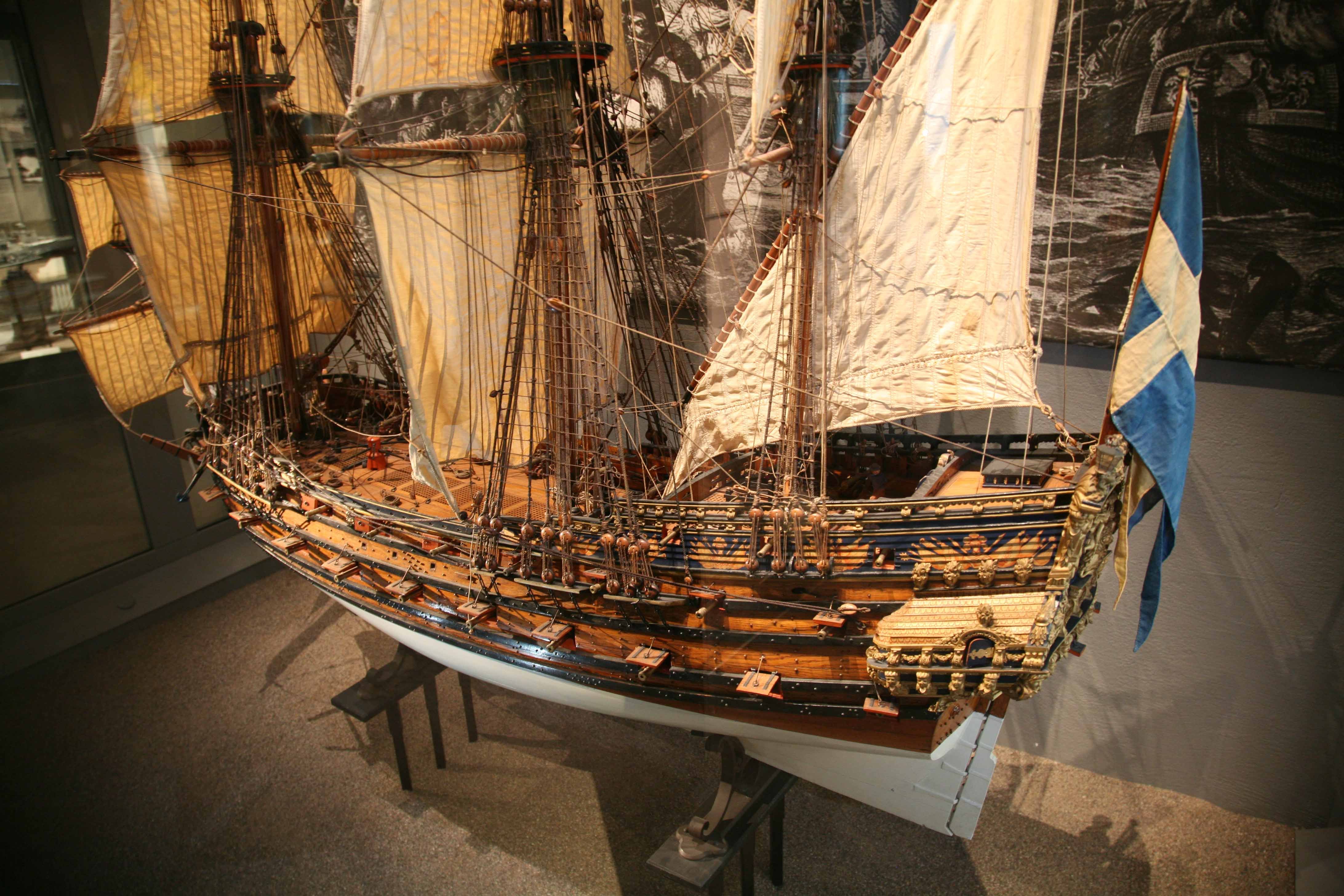 Торговый фрегат. Галеон корабль 17 века. Парусный корабль 17 века Фрегат. Парусный Галеон 17 века. Галеон линейный корабль.