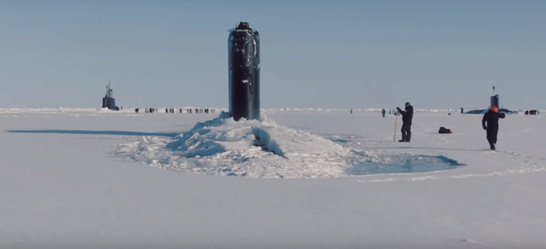 Всплытие подводной лодки в арктических льдах