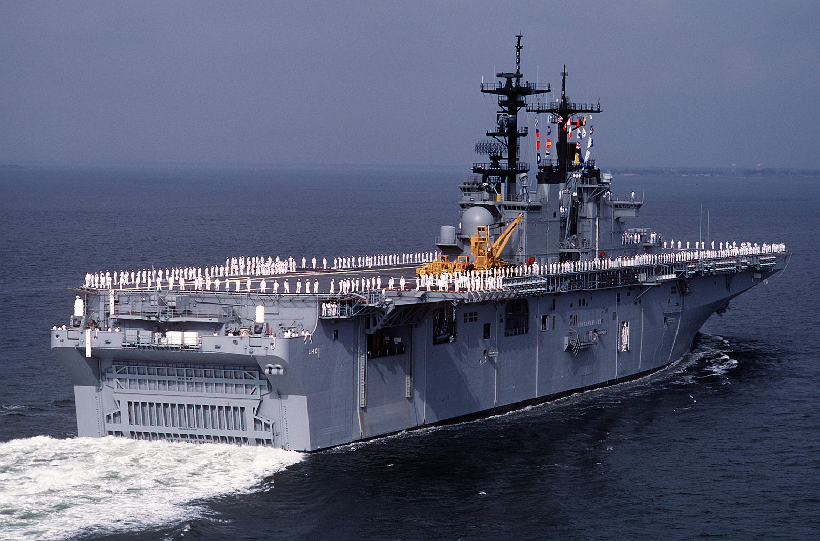 Тип америка. Десантный корабль Wasp. USS Wasp LHD-1. LHD Wasp class. Десантный корабль Уосп.