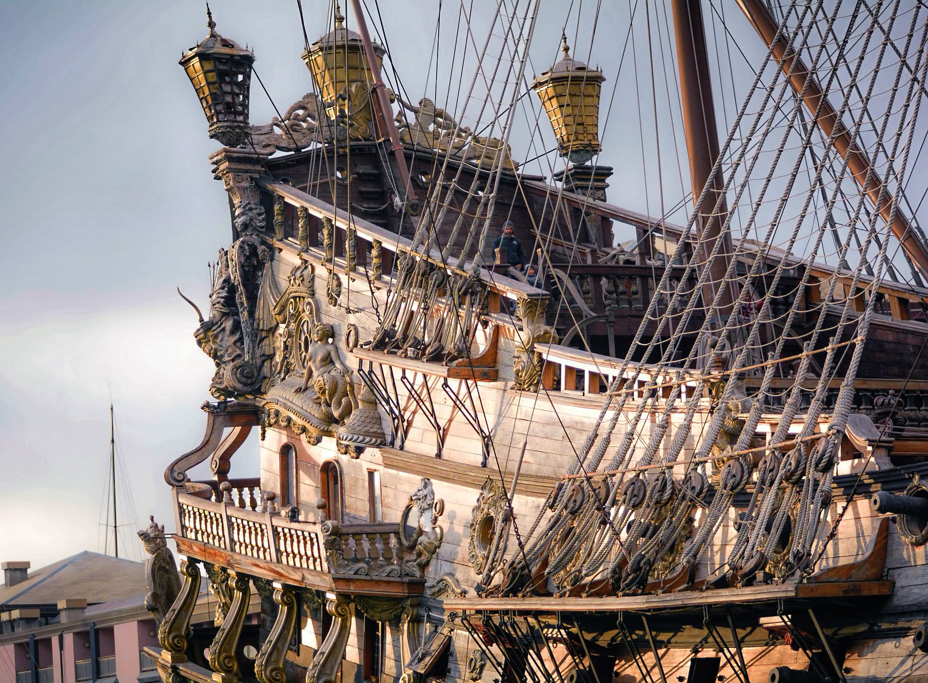Надстройка на палубе. Галеон корабль 17 века. Испанский Галеон 18 века. Испанские корабли 17 века Галеон. Парусник Галеон испанский.