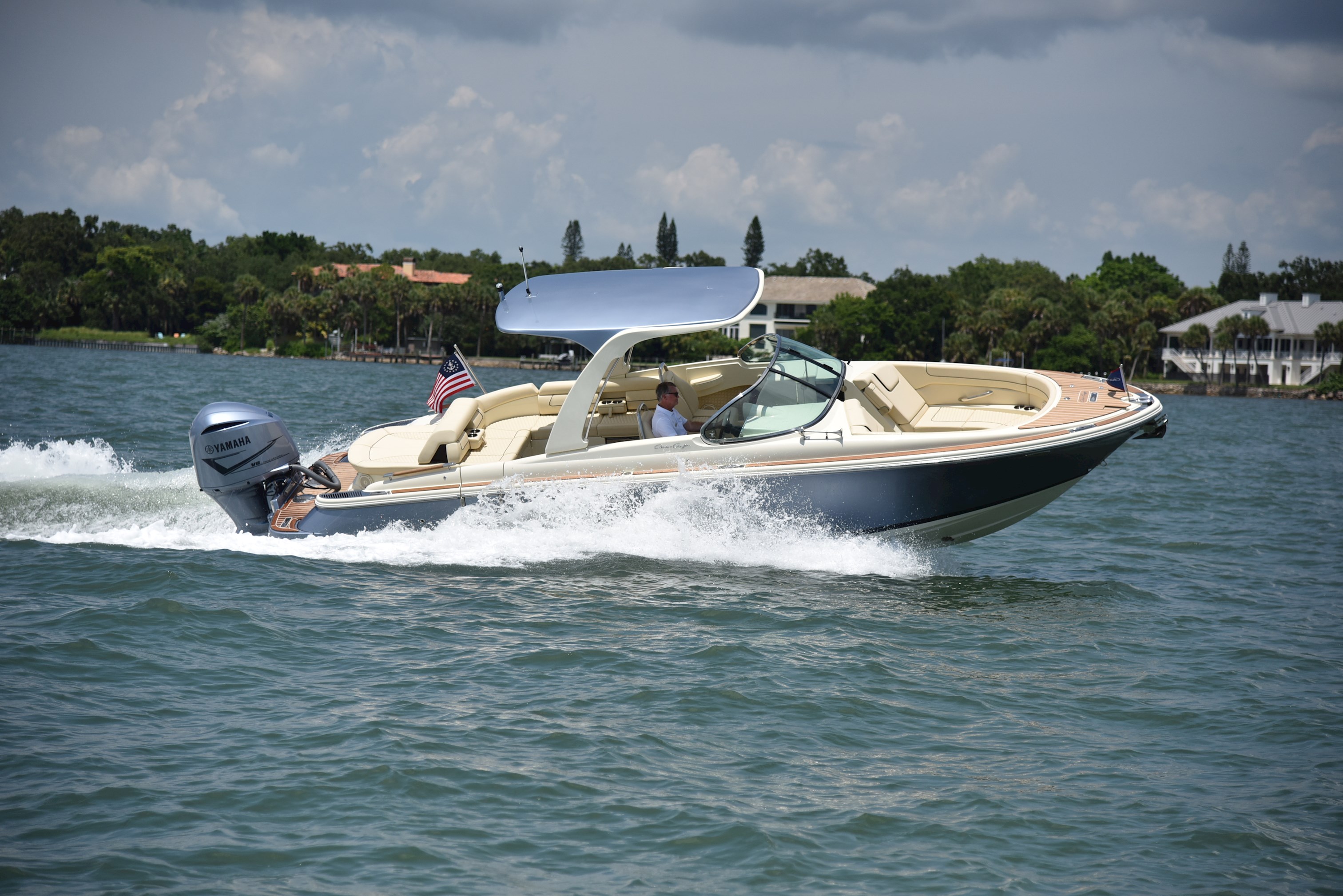 открытый катер. итальянский катер riva. туристический катер. вятбот 470 тент стояночный. открытый катер.