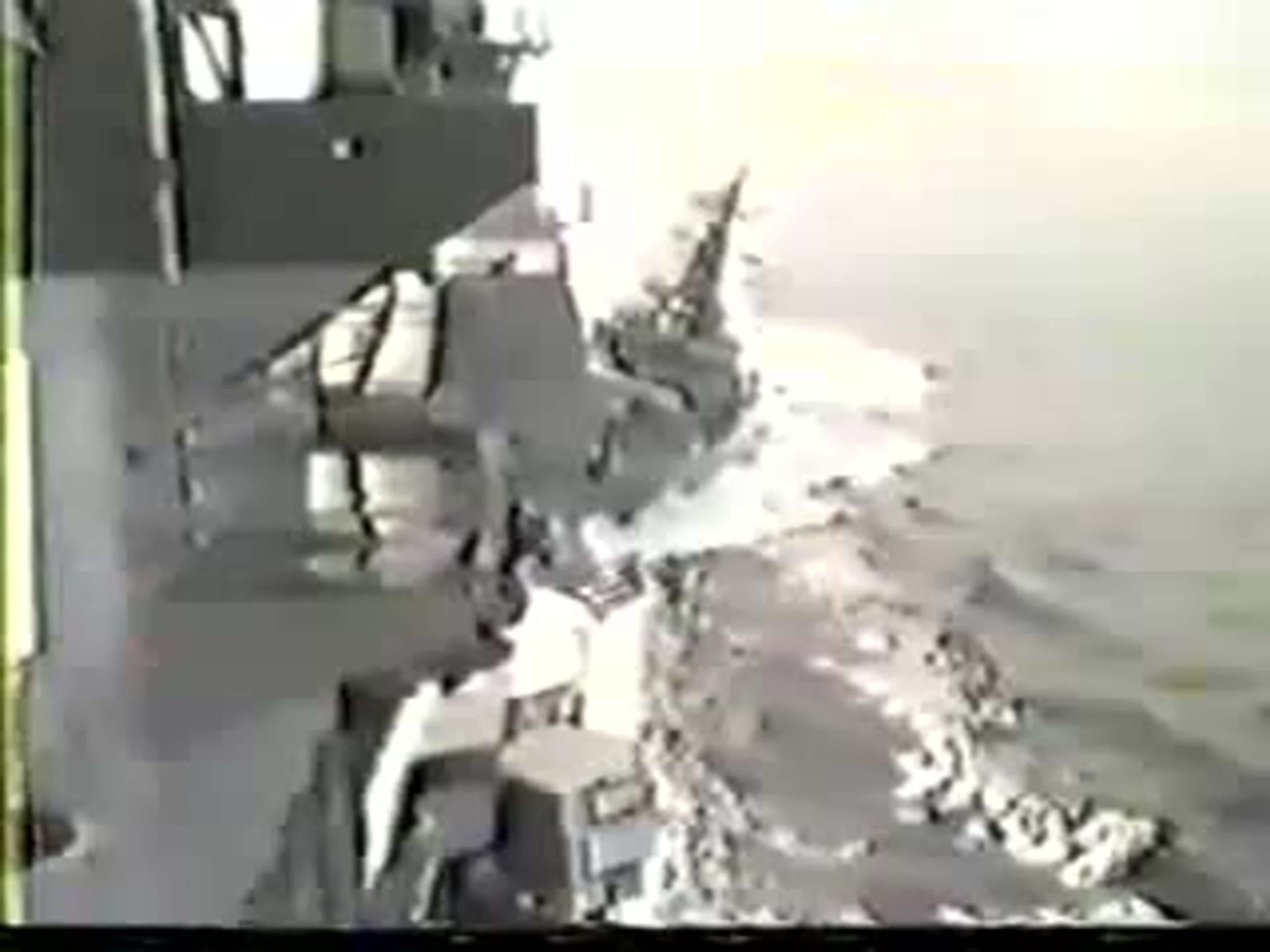 Таран на корабле. Беззаветный сторожевой корабль 1988. Столкновение кораблей ВМС США И СССР В чёрном море 1988. Таран американского корабля в черном море. Таран американского корабля в черном море 1988.