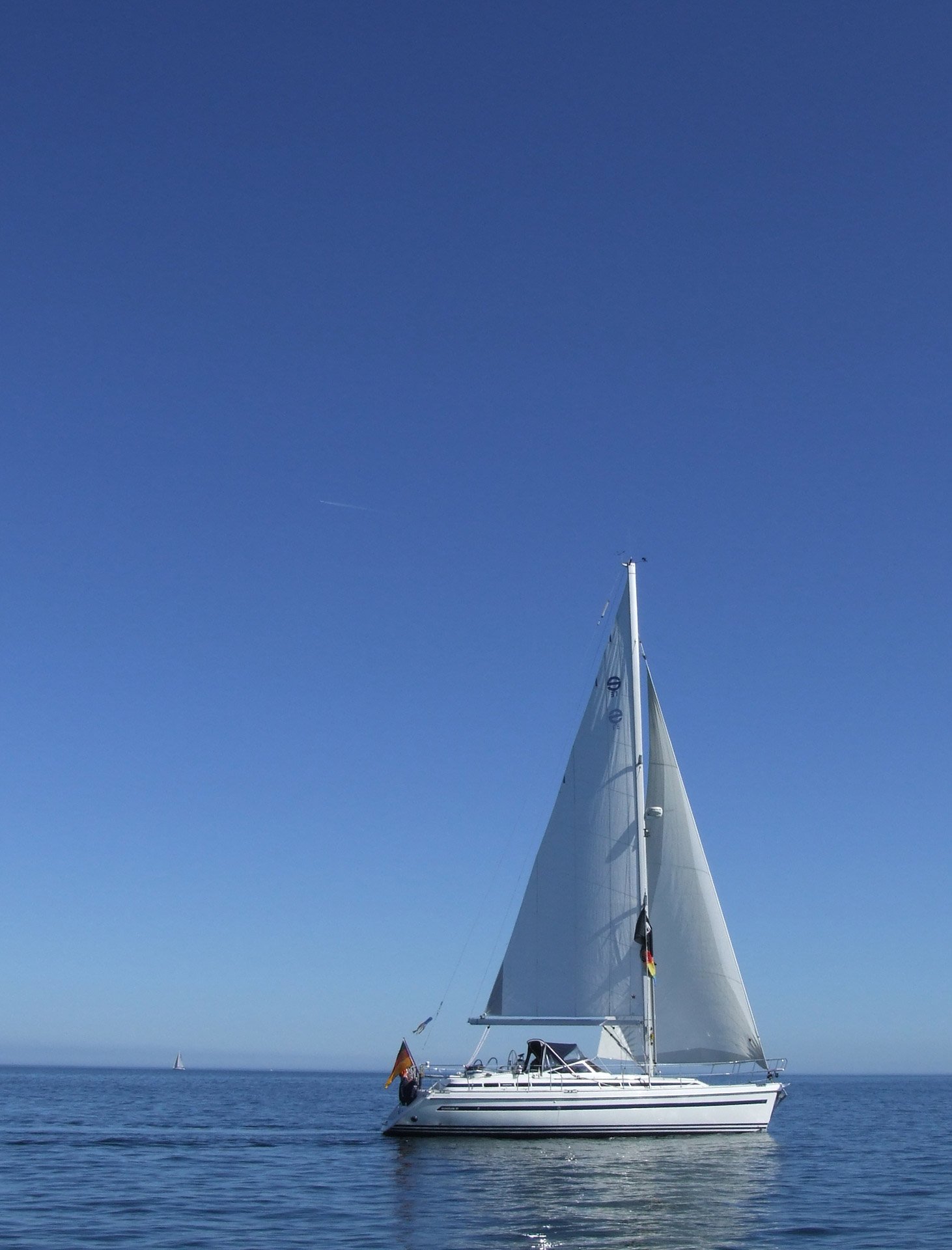 Sailing's. Парус на лодке. Небольшая парусная лодка. Маленькие яхты. Маленькие яхты парусные.