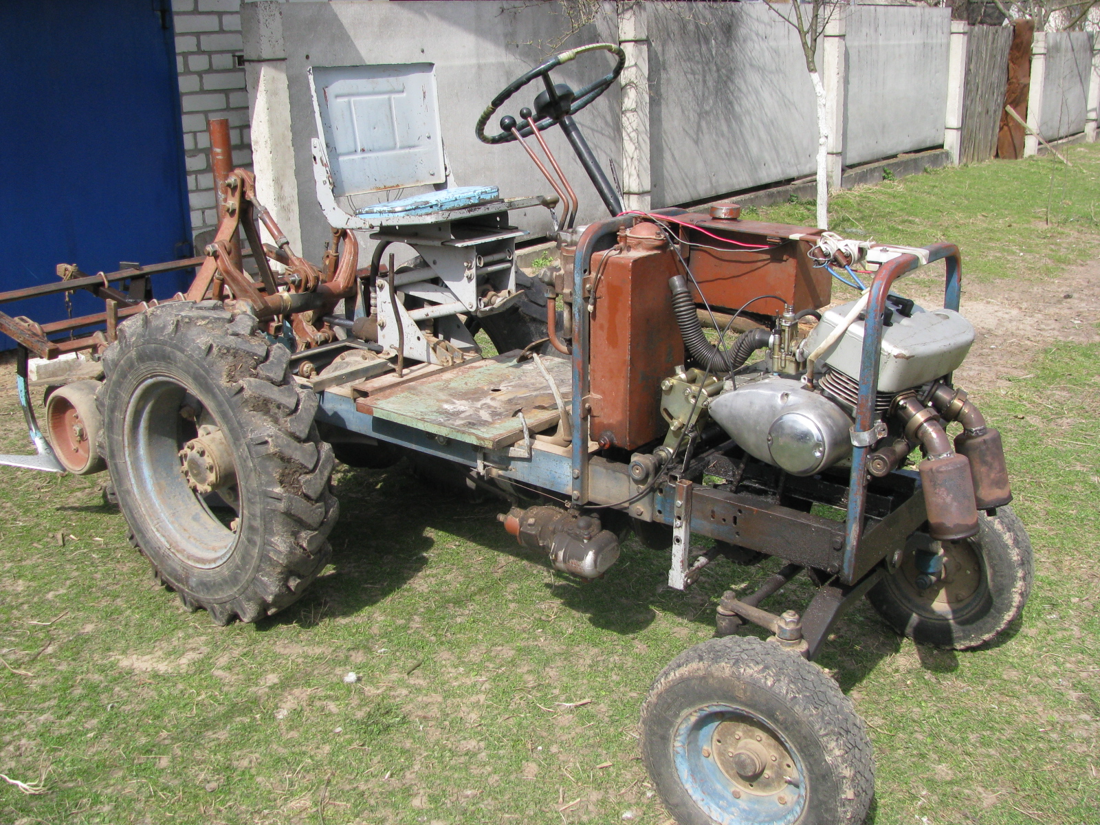 Самодельный мини-трактор с генератором
