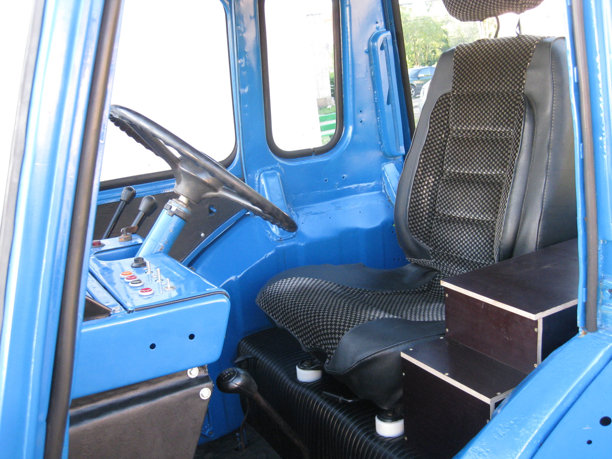 Фото мтз 80 с большой кабиной – Трактор МТЗ-80 — технические характеристики, устройство, цена
