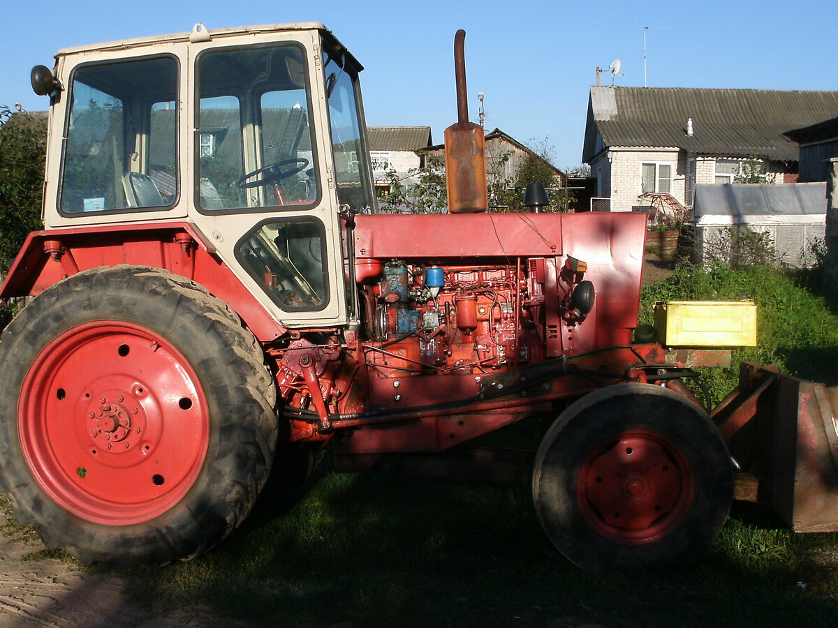 Куплю юмз 6 купить б у. ЮМЗ-6 трактор. ЮМЗ 6кл. Трактор ЮМЗ 1990. Красный ЮМЗ 6.
