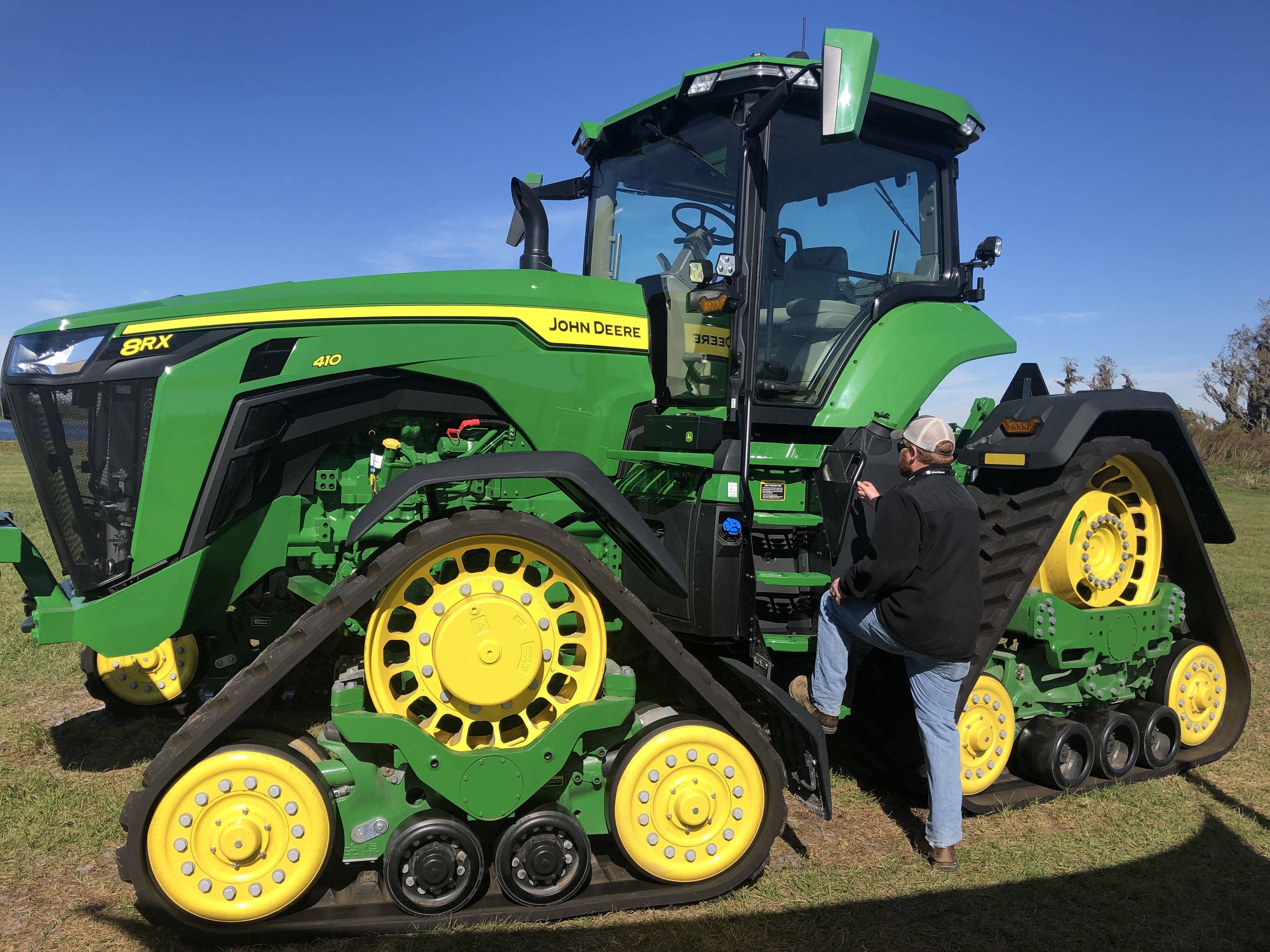 Куплю пресса джон дир. John Deere 8r 340. John Deere 8r. Трактор Джон Дир 8. Трактор Джон Дир 9.