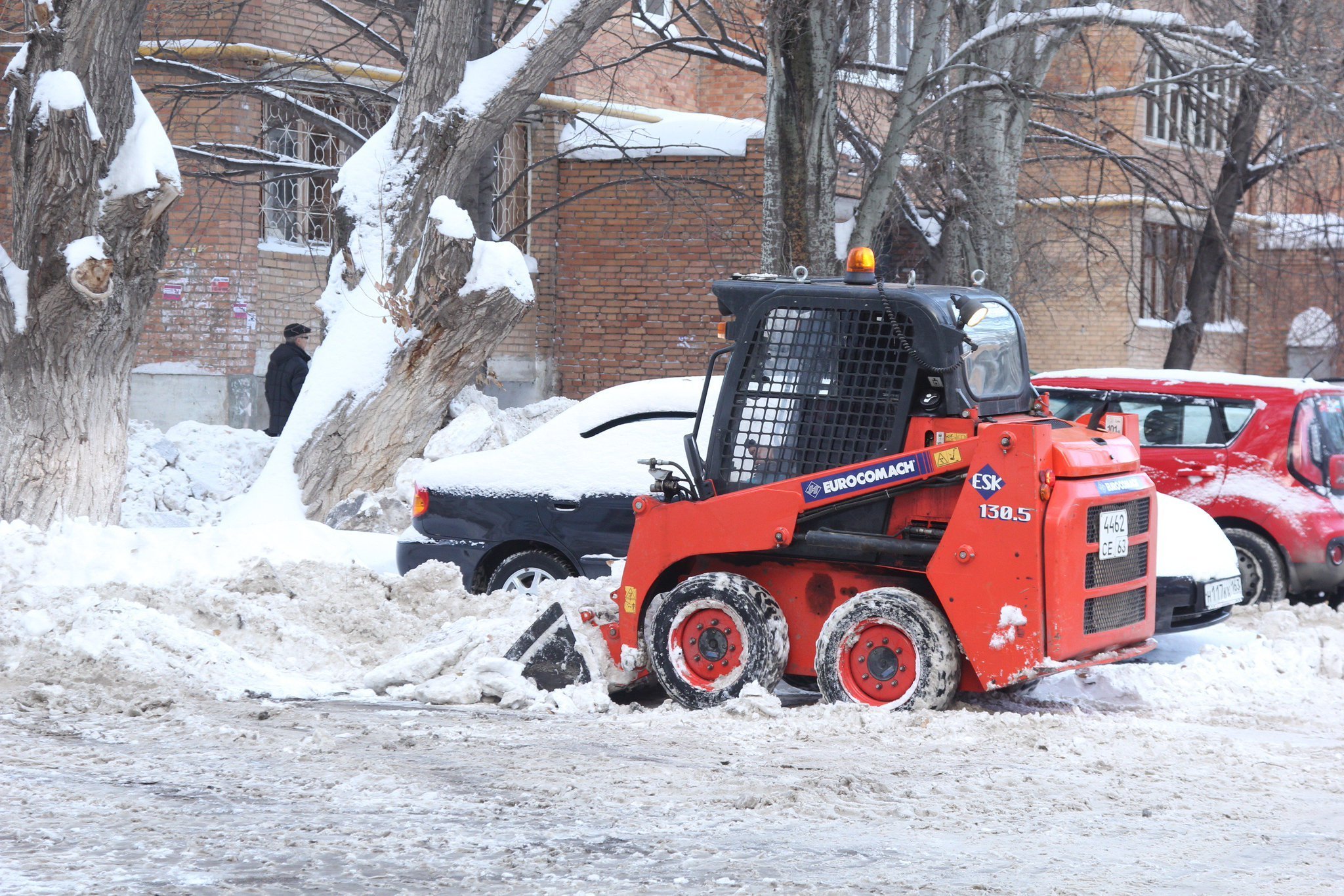 Снегоуборщик сургут. Роторный снегоочиститель Bobcat. Шнекороторный снегоочиститель МТЗ ФРС. Снегоочиститель для трактора CX 160. Трактор Киа снегоуборочный.