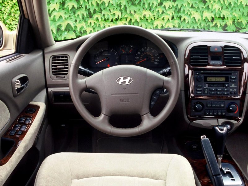Hyundai Sonata 2005 салон