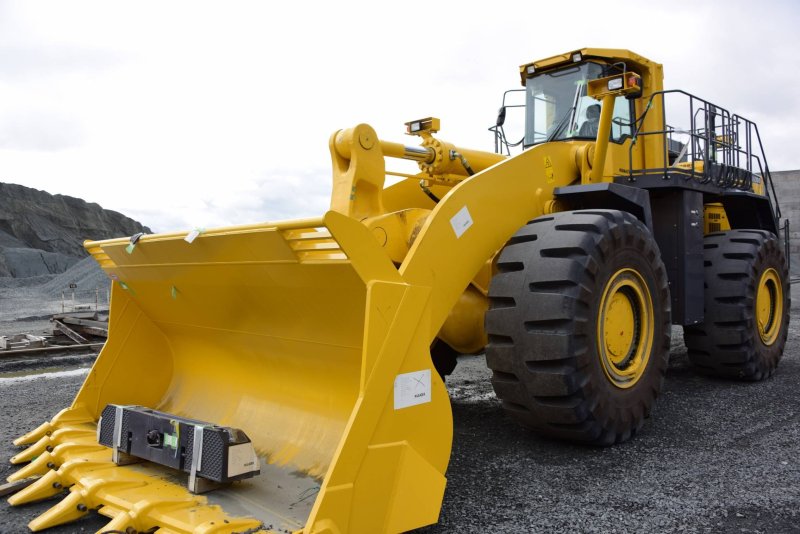 Komatsu wa700
