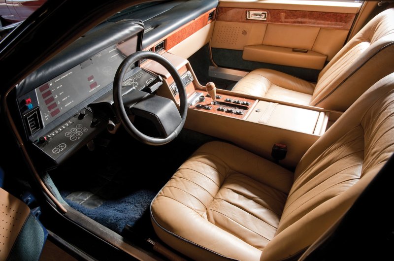 Aston Martin Lagonda 1976 салон