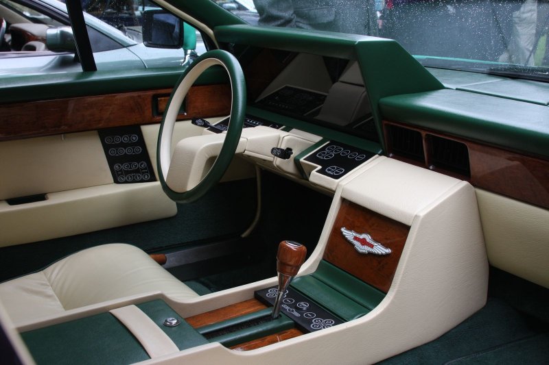 Aston Martin Lagonda 1976 салон