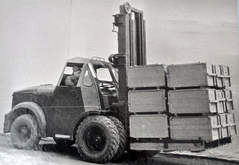 ЛЗА 4000 погрузчик