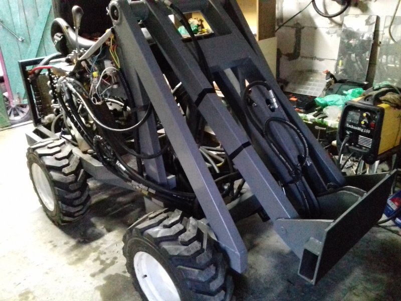 Мини погрузчик переломка JCB
