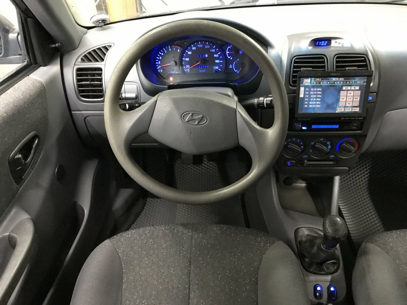 Hyundai Accent 2008 салон
