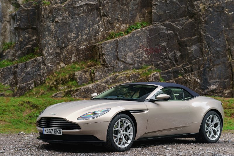 Aston Martin db11