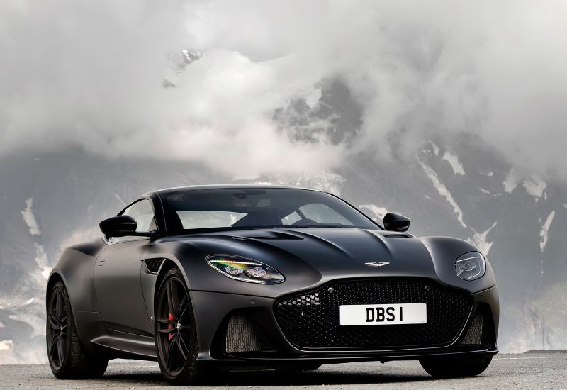 Aston Martin DBS v12 2019