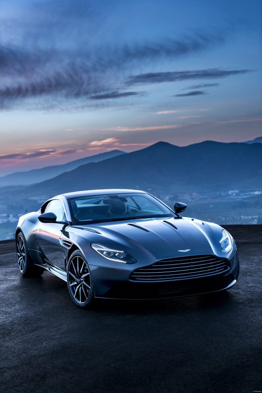 Астон Мартин db11