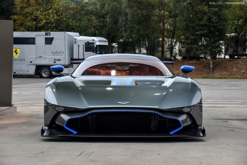 Aston Martin Vulcan характеристики