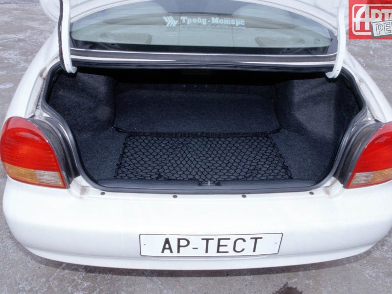 Hyundai Sonata EF багажник