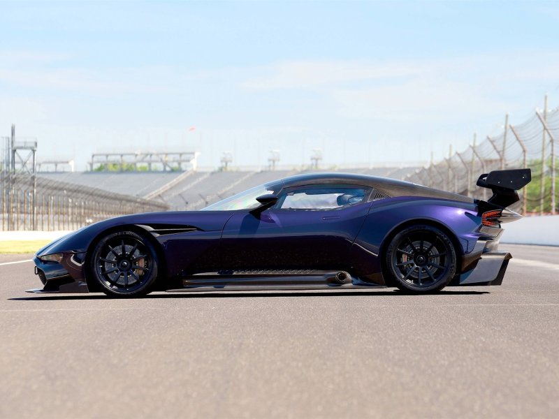 Aston Martin Vulcan 2020