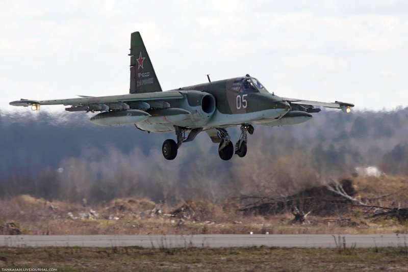 Штурмовик Су-25 Грач
