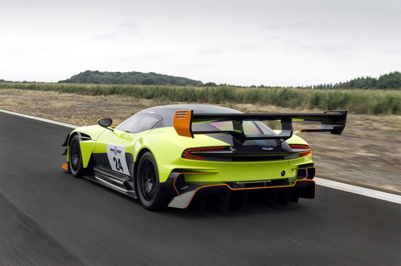 Aston Martin Vulcan Amr