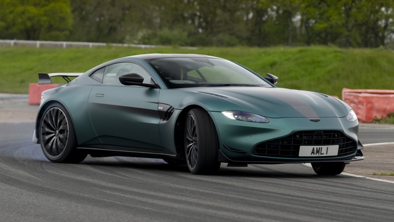 Aston Martin Vantage f1