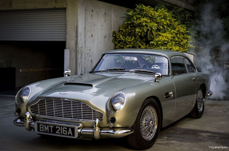 Астон Мартин db5