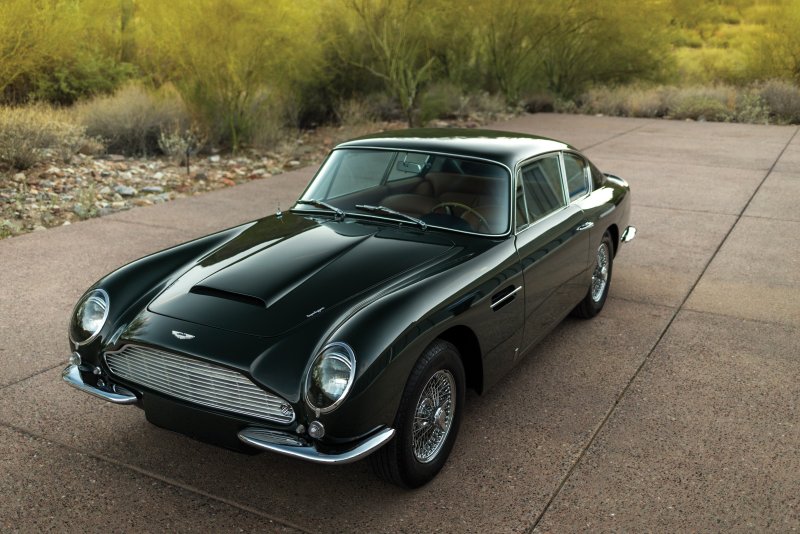 Автомобиль Aston Martin db6
