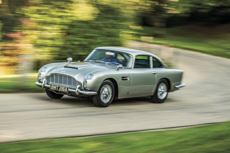 Aston Martin db5 гоночная