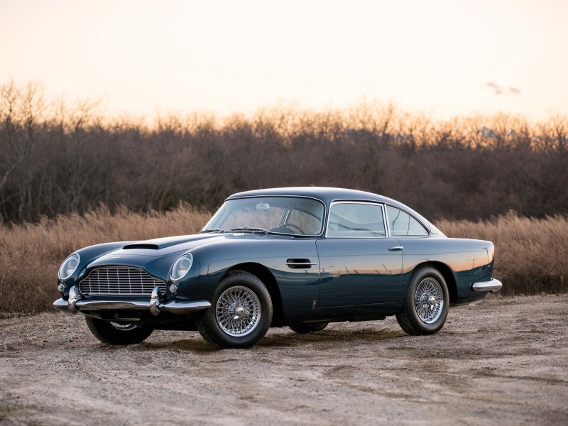 Машина Aston Martin db5