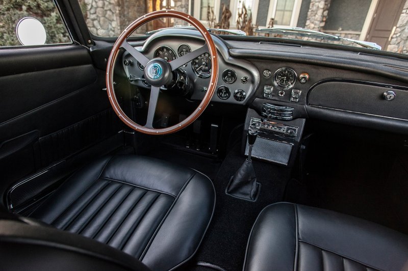 Aston Martin db5 салон