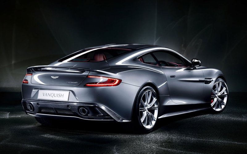 Астон Мартин Vanquish