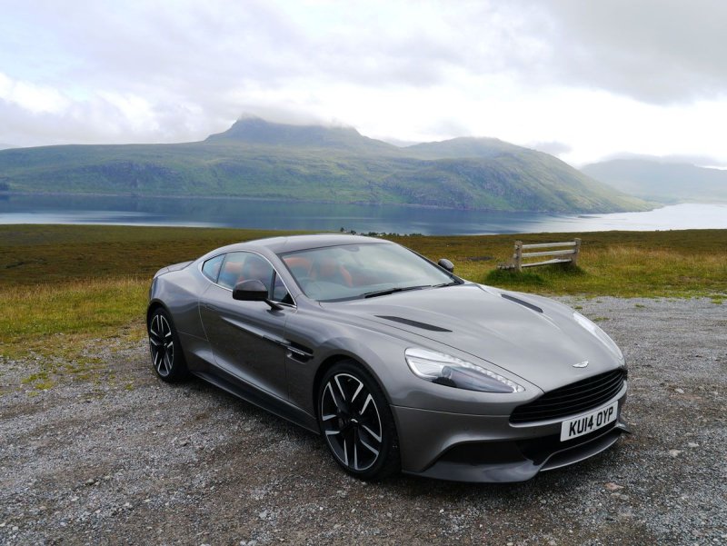 Aston Martin Vanquish 2016