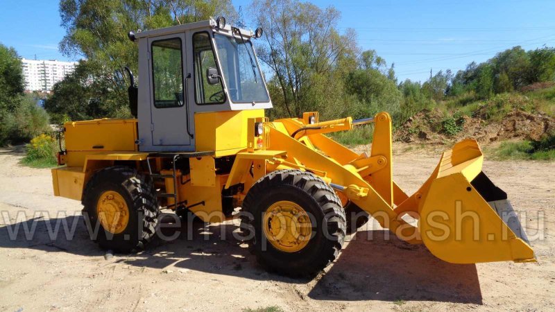 ТКМ 250 фронтальный погрузчик